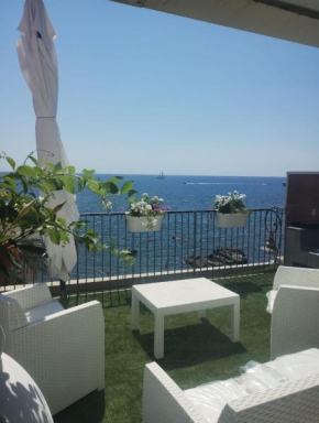 Home & Sea